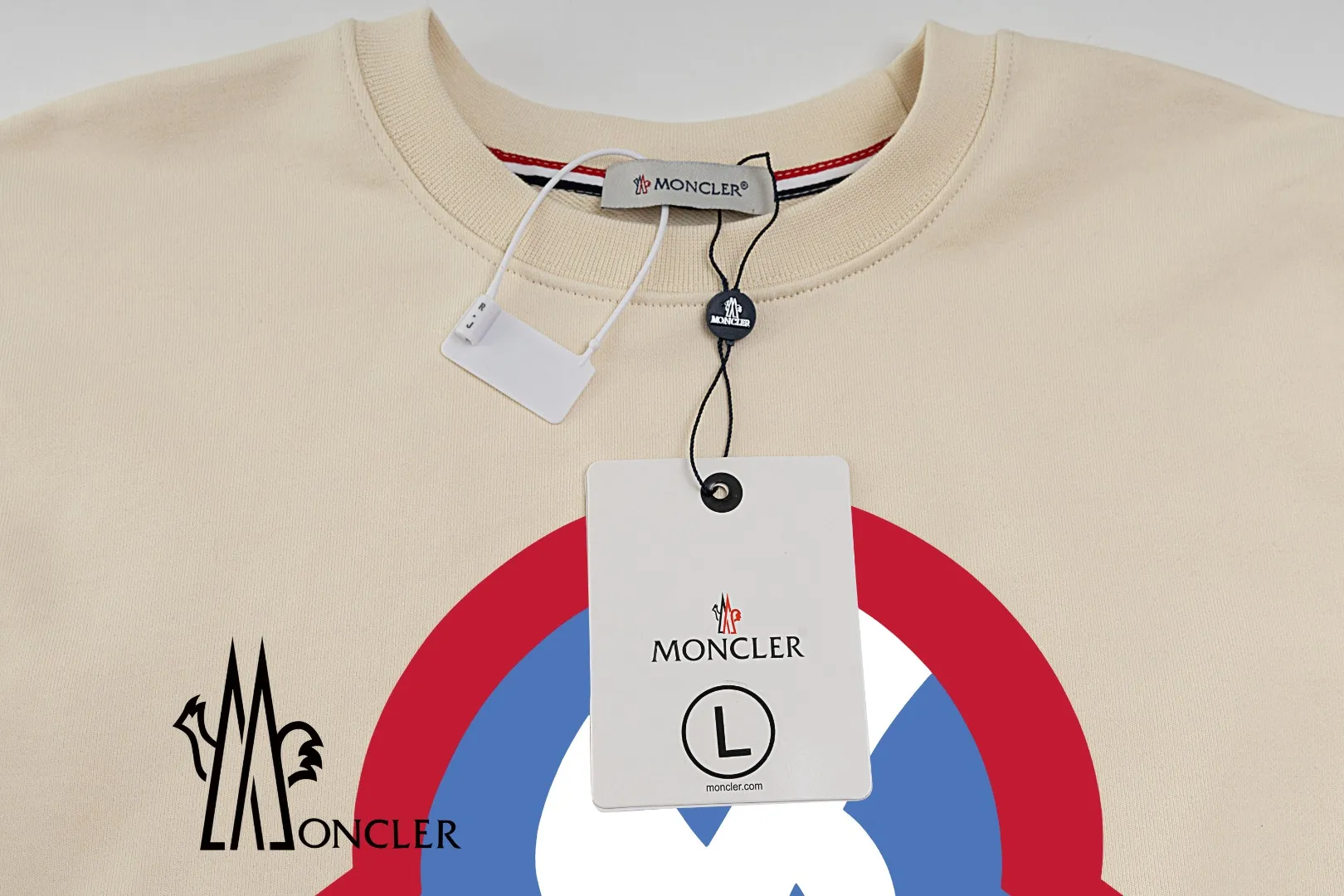 【 Quality】【 MONCLER】【In Stock 】 2024 New Arrival Premium 3D LOGO ， ， Premium ⚠️ ： 460 ， 21S 10S 26/2 1*1 ！ ， ， ， ， ， ！ Same Style ✔️ Same Style： ❗ ✔️【 Same Style， In Stock！】 ➡️Size：S M L XL XXL ➡️ ：Black White ⚠️Size Size